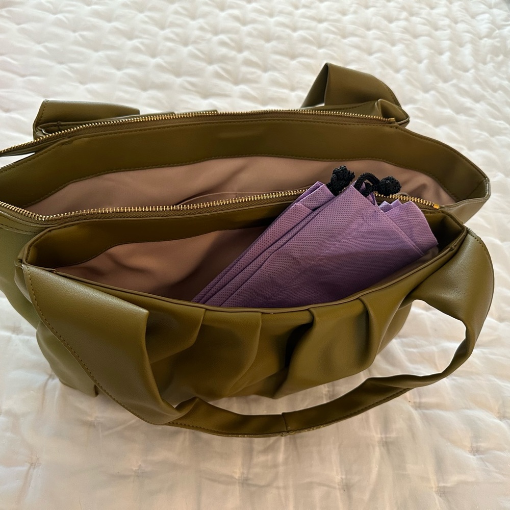 NWT House of Want How We Chill Tote in Olive - Picture 6 of 10